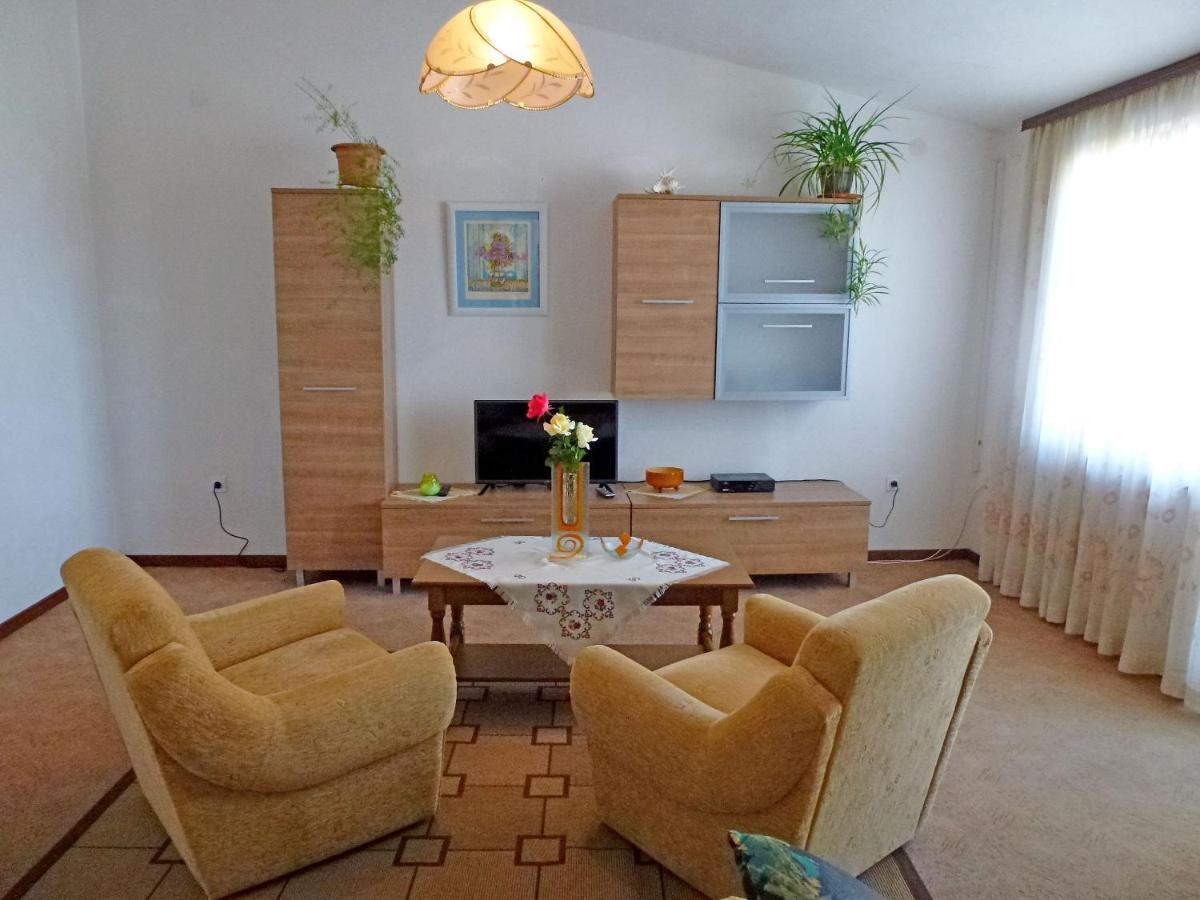 Apartment Milica Njivice Exterior foto